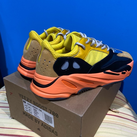 Yeezy suns - Picture 1 of 3